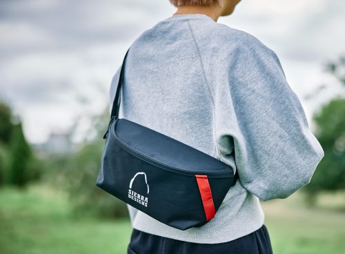 マウンテンパーカの元祖ブランド、シエラデザインズとコラボした軽快